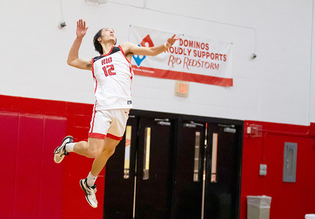 Rio men bounce Bears for second win